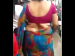 Hot Nepali aunty'_s big back exposed in saree